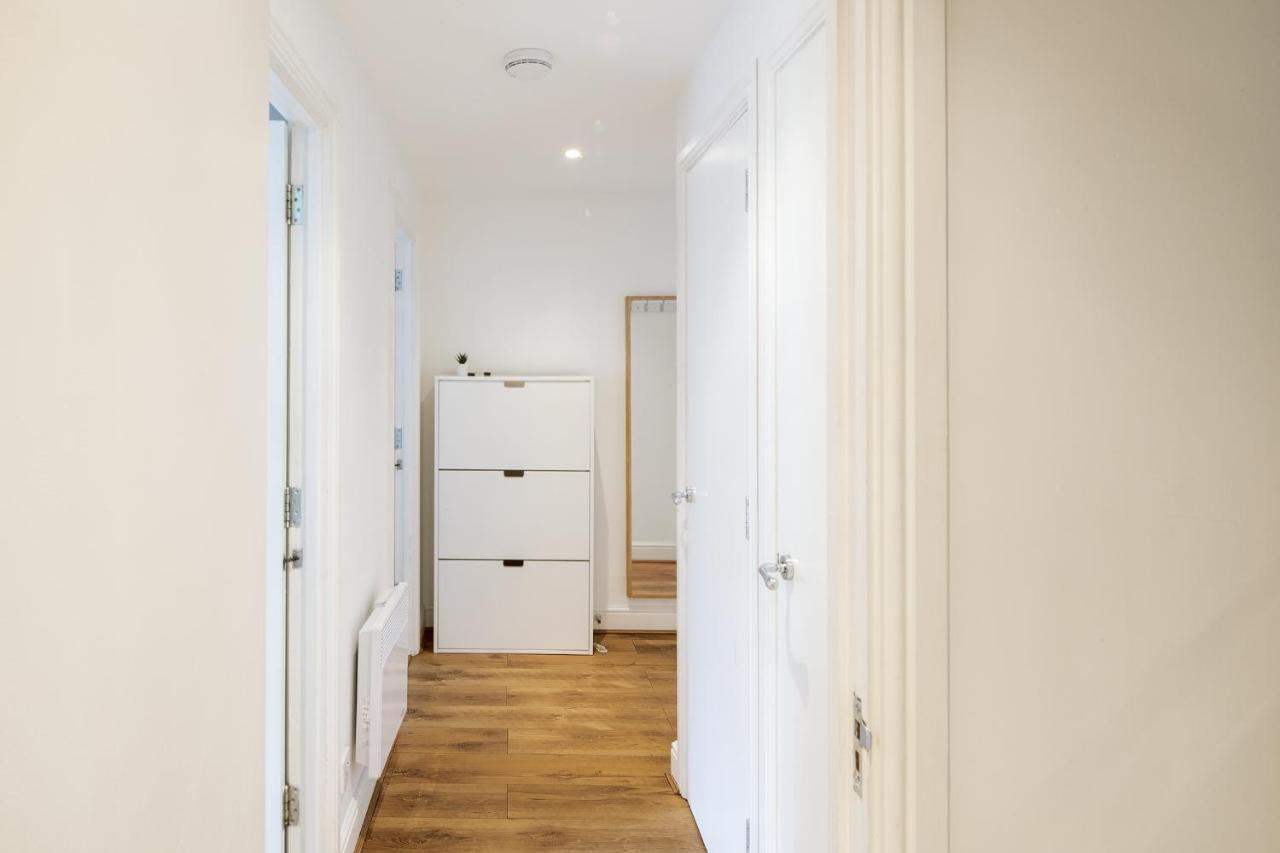 Comfortable And Bright Apartment In Tower Bridge London Exterior photo
